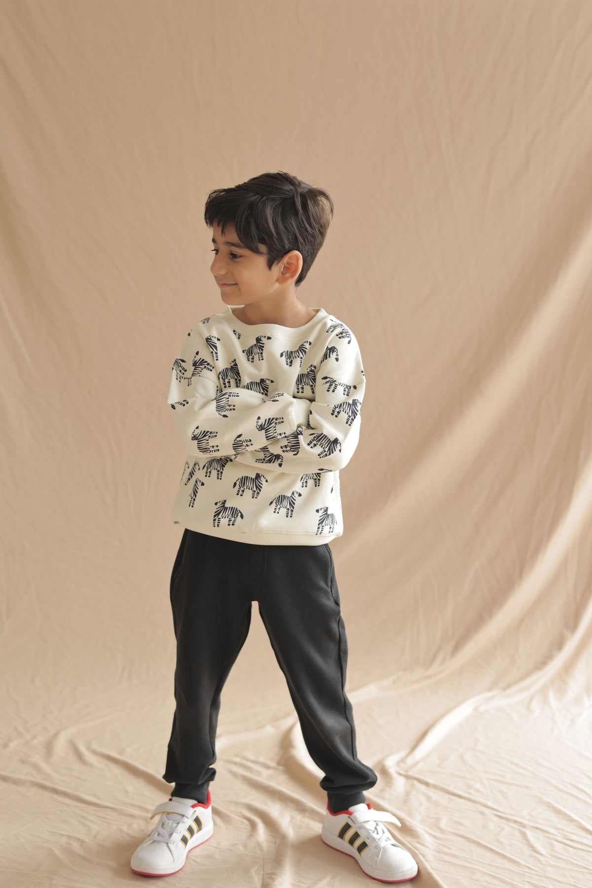 Off-white zebra print sweatshirt with long sleeves and crew neckline