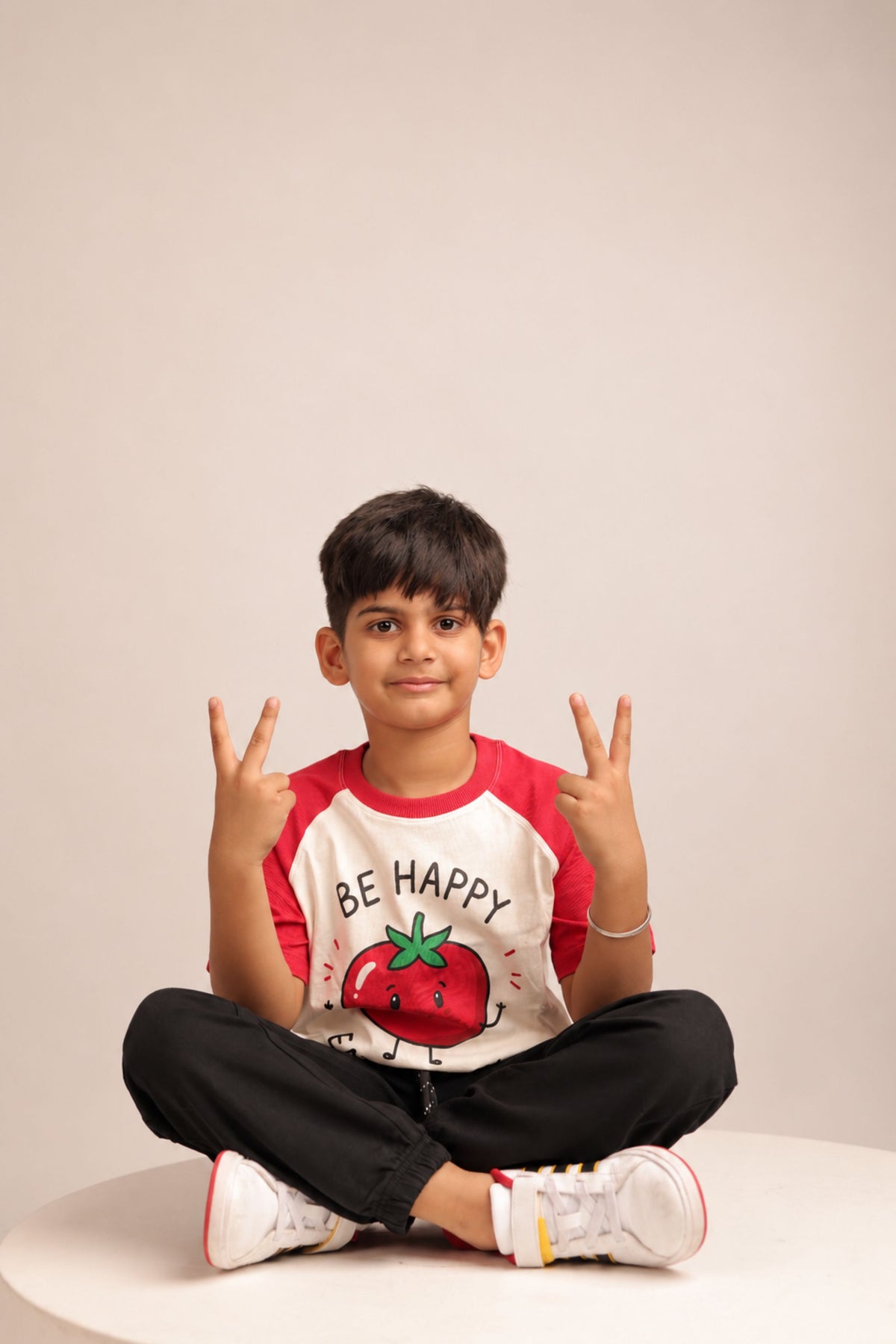 Cream raglan tee with red sleeves, tomato graphic and 'BE HAPPY EAT HEALTHY'